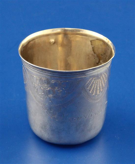 A late 18th century French silver tumbler, 58 grams.